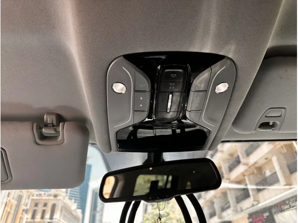 Car image 25