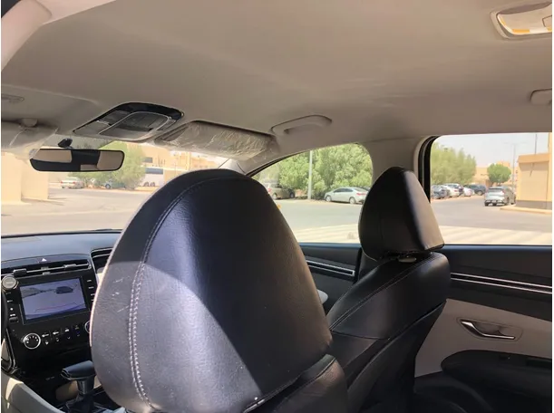 Car image 13