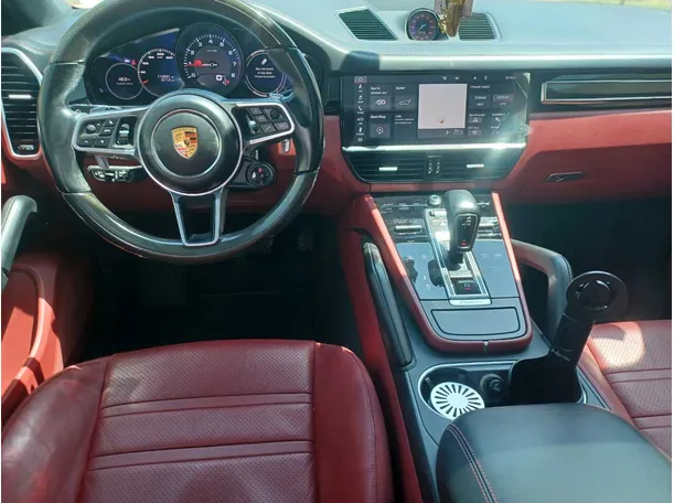 Car image 16