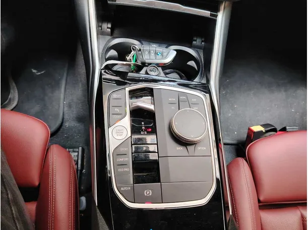 Car image 22