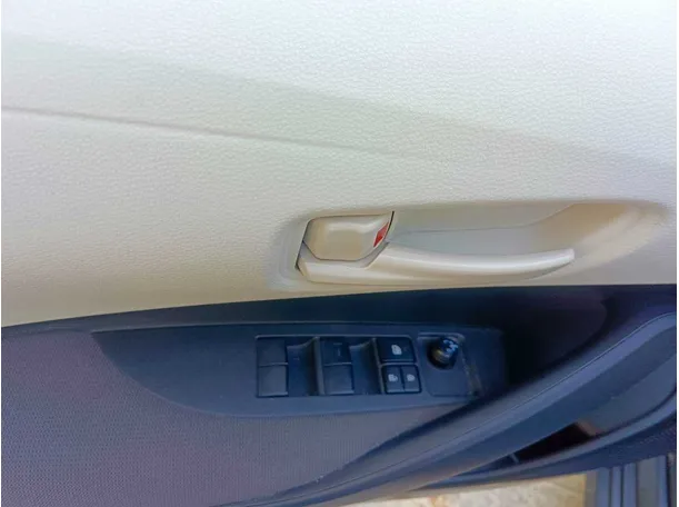 Car image 29