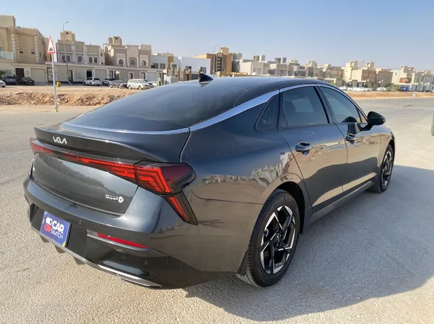 Car image 5