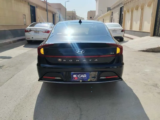Car image 6