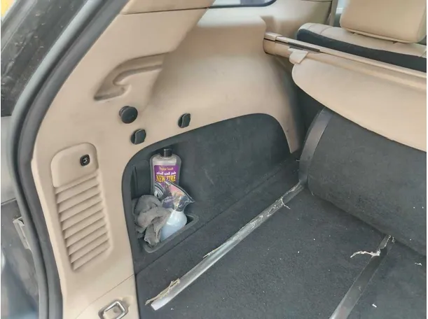 Car image 27