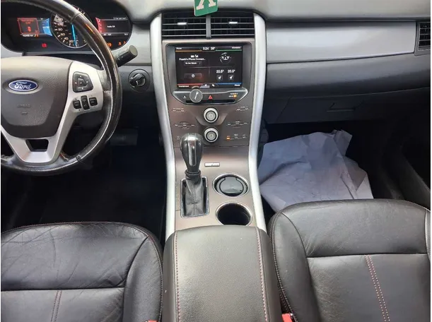 Car image 16