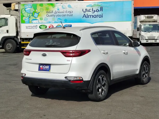 Car image 5