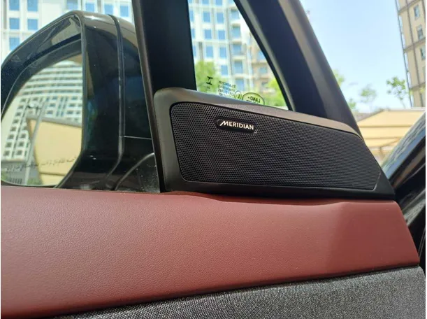 Car image 26