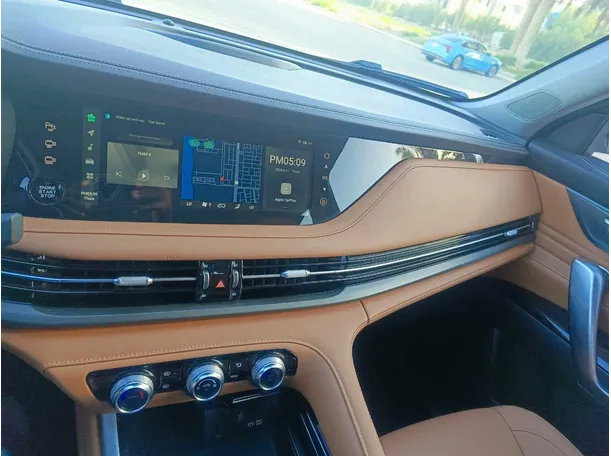 Car image 24
