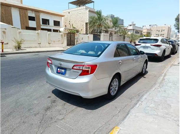 Car image 5