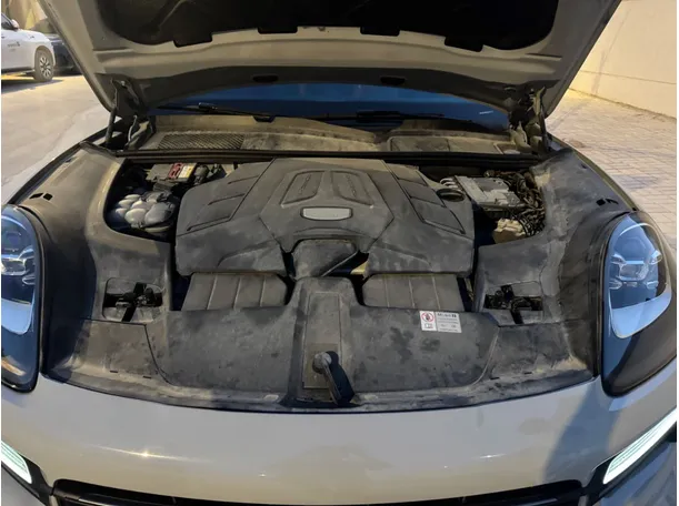 Car image 24