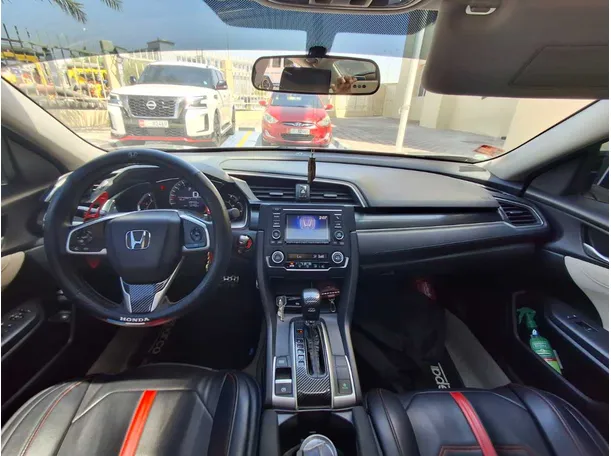 Car image 14