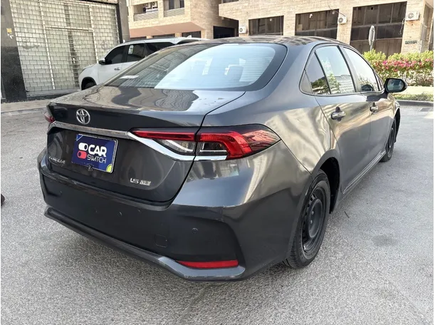 Car image 5