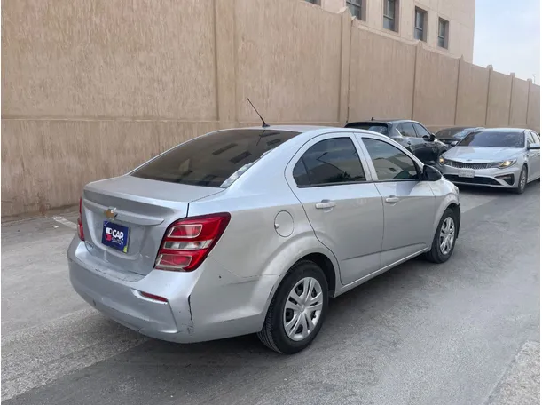 Car image 5