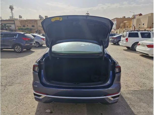 Car image 21