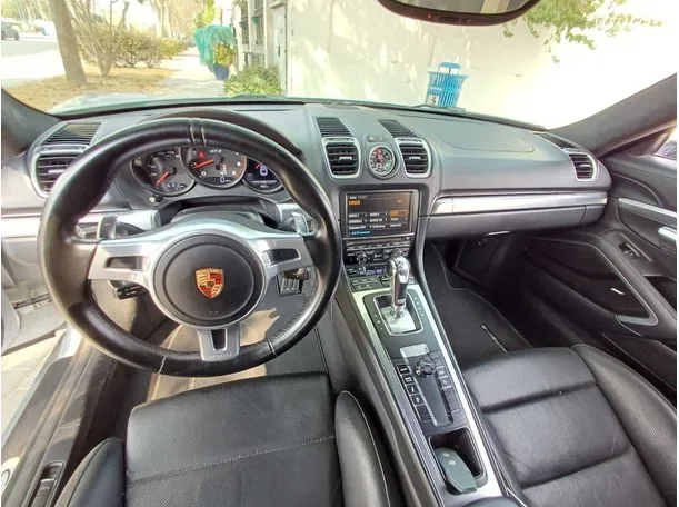 Car image 13