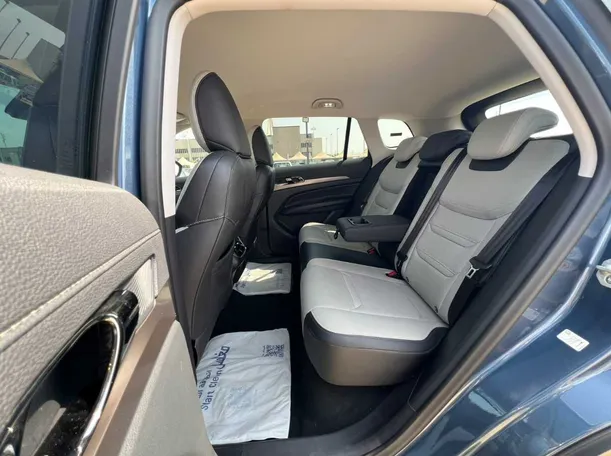Car image 13