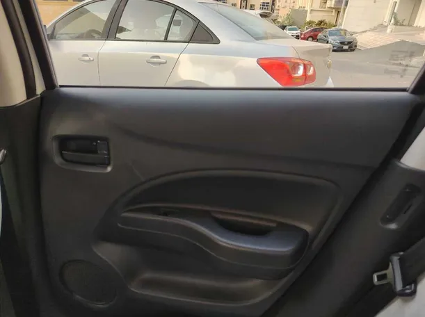 Car image 36