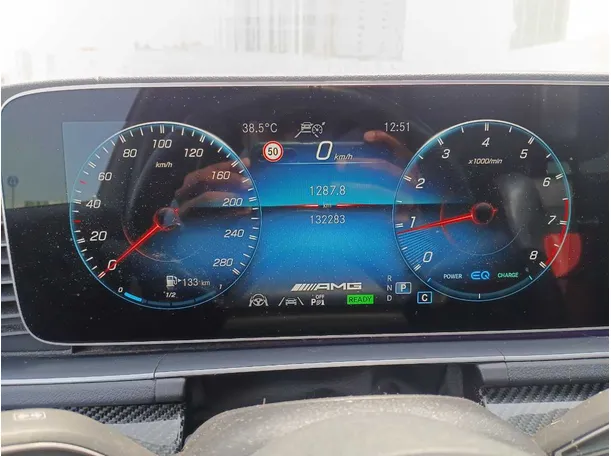 Car image 18