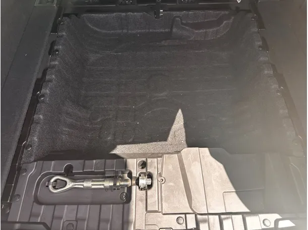 Car image 28