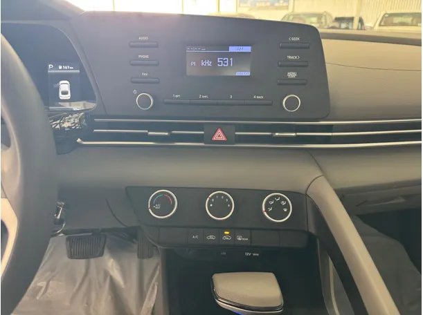Car image 12