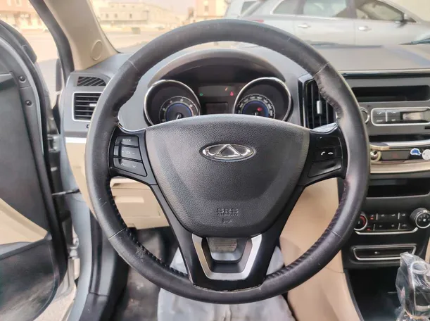 Car image 25