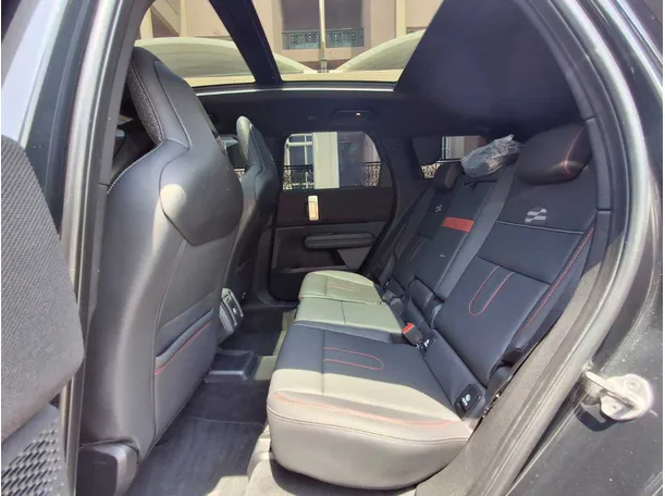 Car image 13