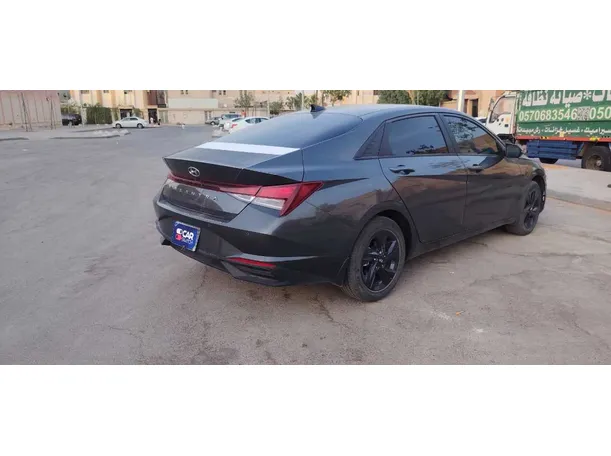 Car image 5