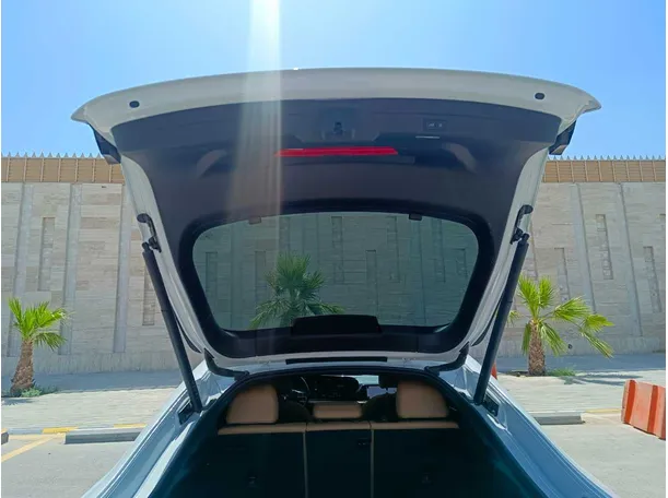 Car image 38