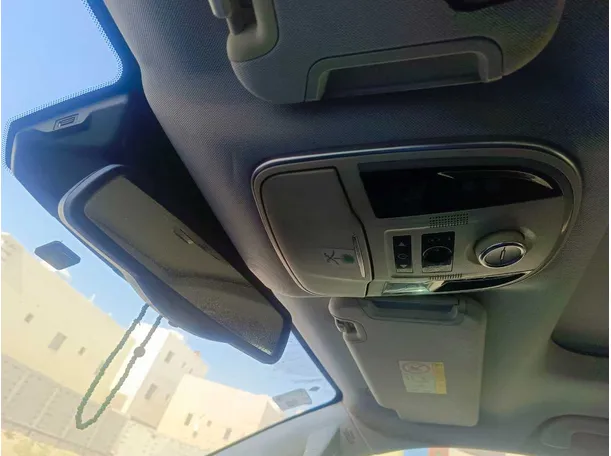 Car image 37