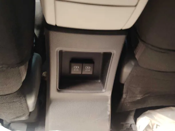 Car image 26