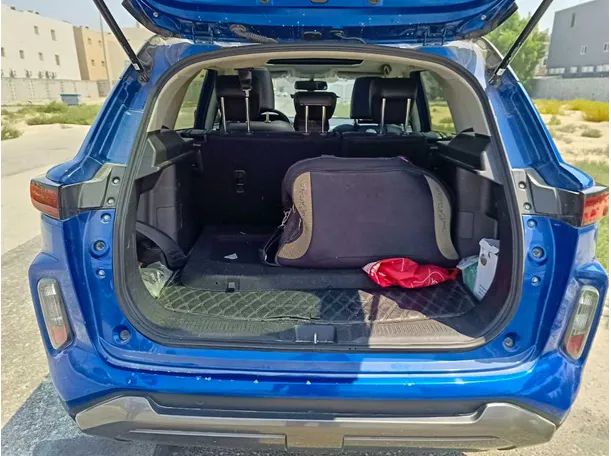 Car image 25
