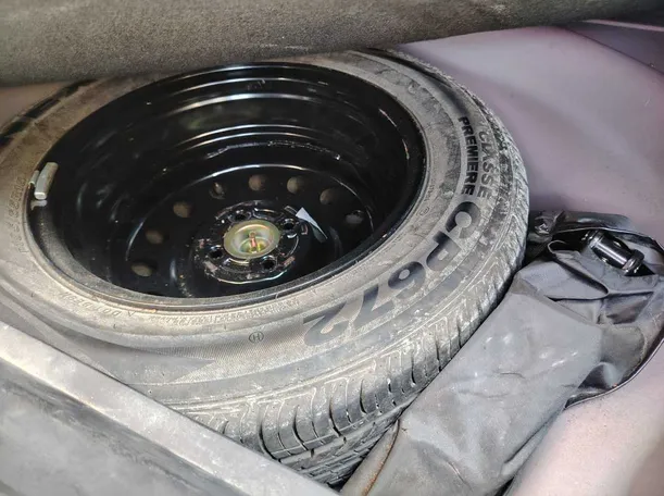 Car image 39
