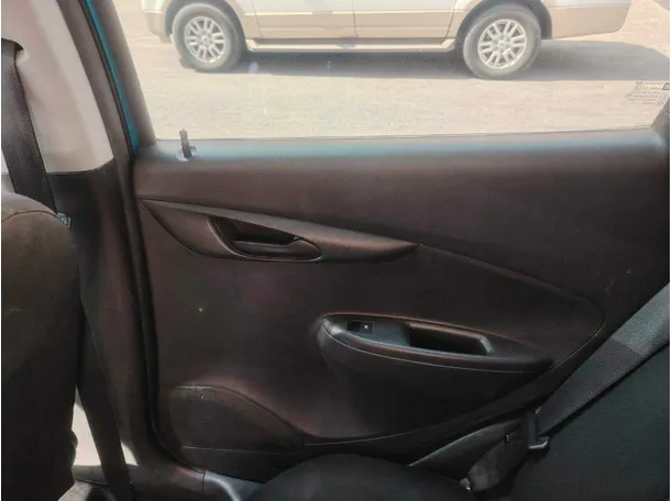 Car image 33