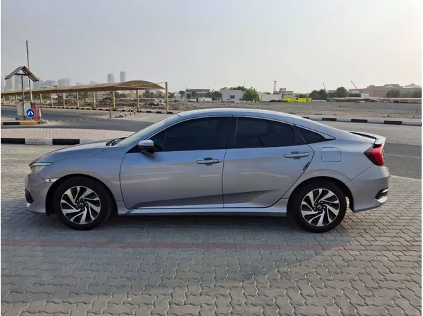 Car image 8