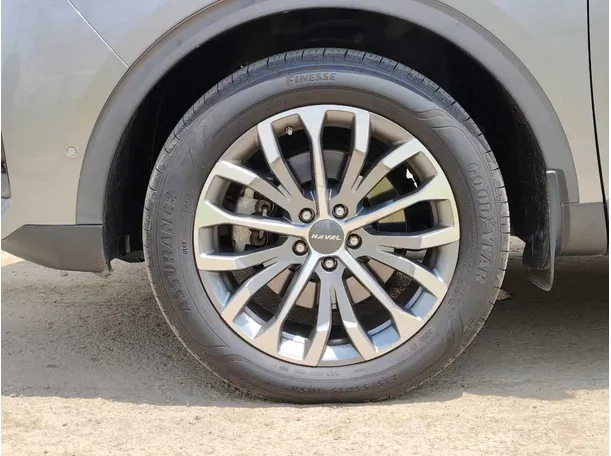 Car image 10