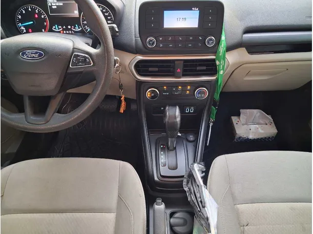 Car image 15