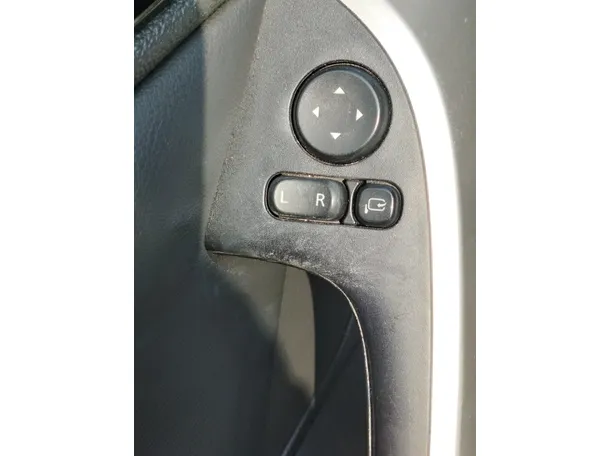 Car image 31