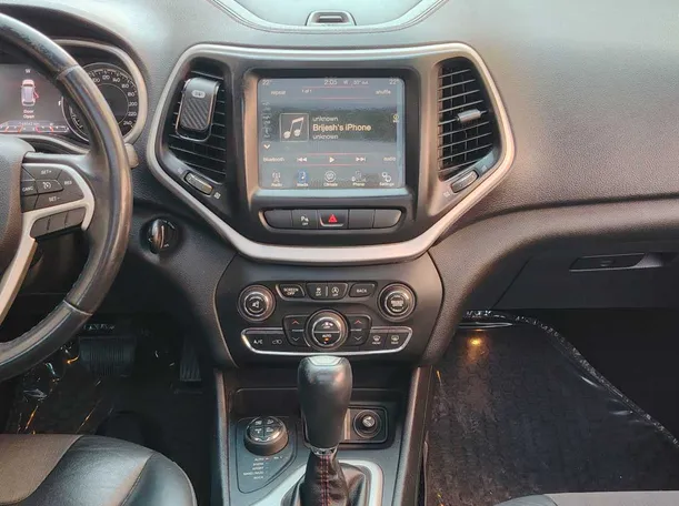 Car image 23