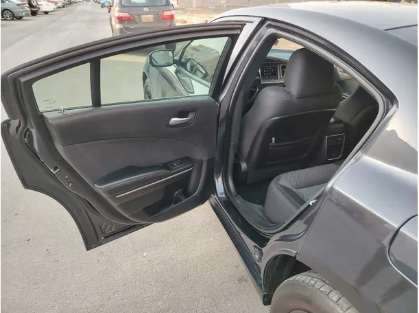 Car image 15
