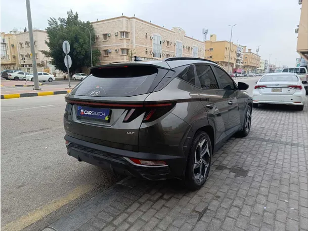 Car image 5