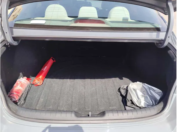 Car image 26
