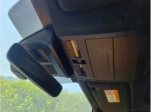 Car image 38
