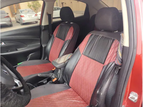 Car image 13