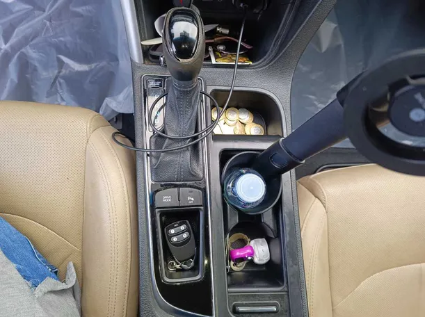 Car image 30
