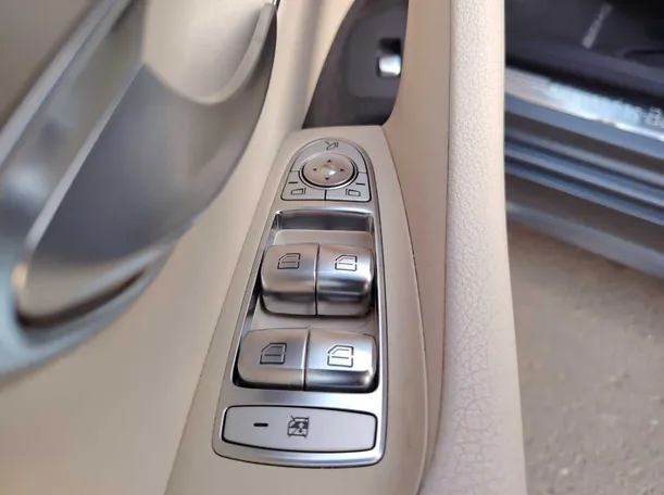 Car image 31