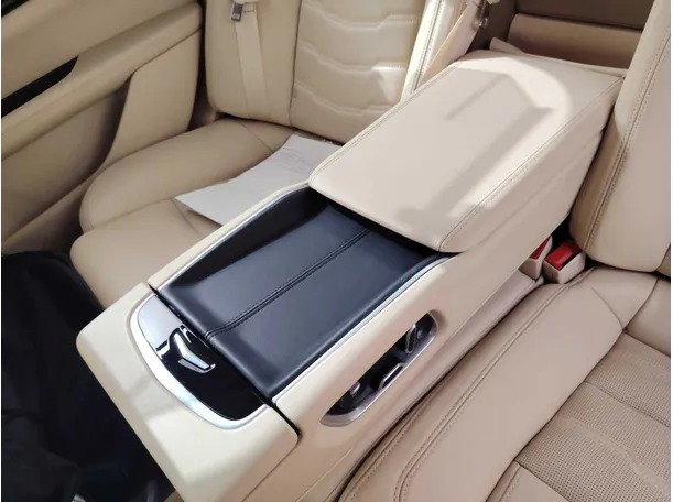 Car image 29