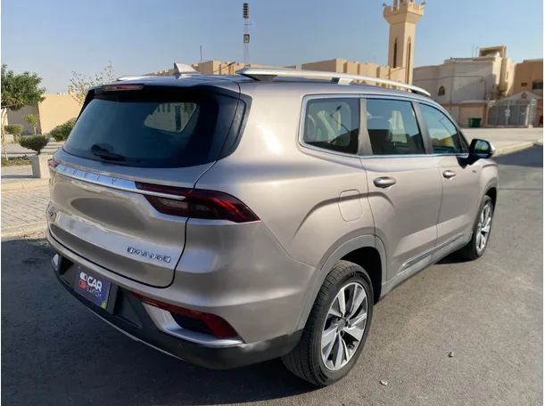 Car image 5