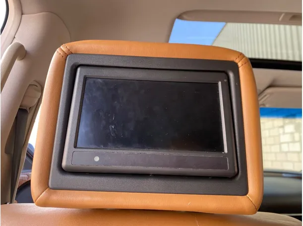 Car image 32