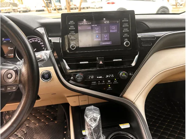 Car image 18