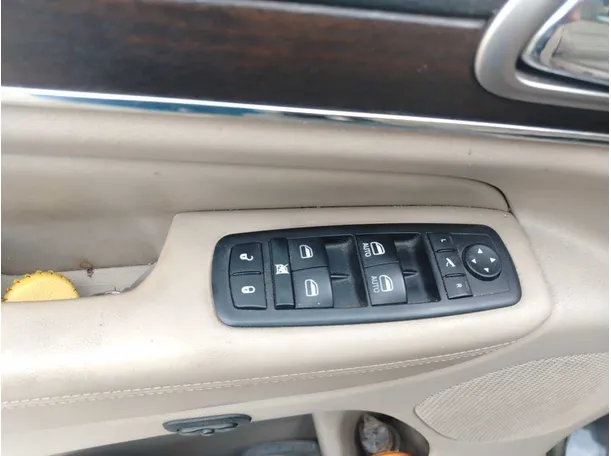 Car image 33